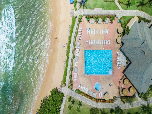 Luxurious 4-Bedroom Maui Retreat in Kaanapali